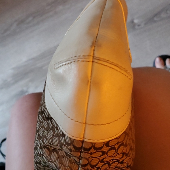 *SOLD* Coach Crossbody - Picture 3 of 6